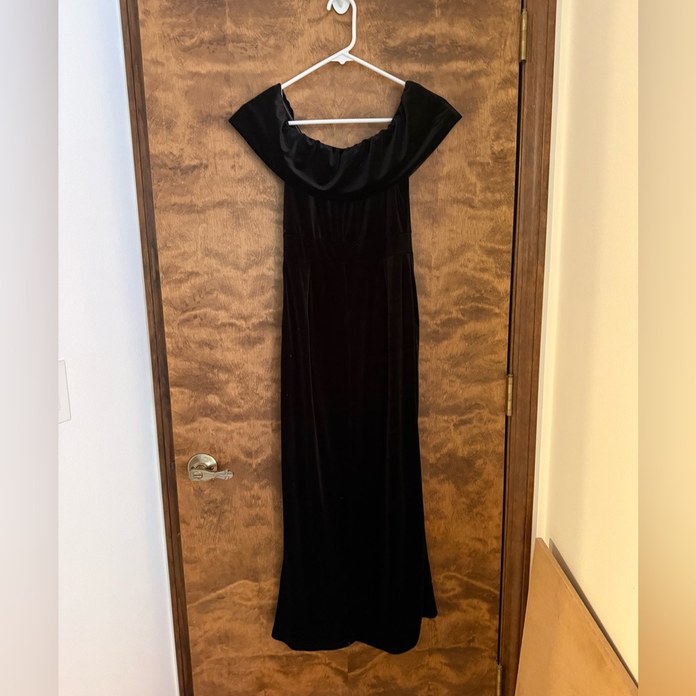 NWOT Black Velour Off-Shoulder Dress - Medium